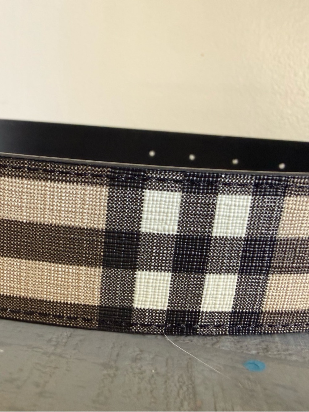Burberry Black Leather & Beige Vintage Check Belt with Gold TB Buckle - Picture 2 of 6